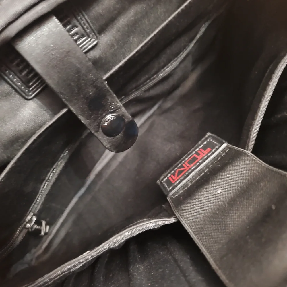 Tumi Computer Black Briefcase with Shoulder Strap Mens.